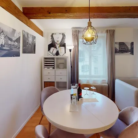 Charmante Zentrale 2.5 Zimmer Maisonette Апартаменты Чур