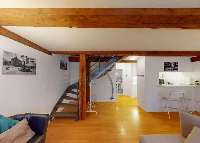 Charmante Zentrale 2.5 Zimmer Maisonette Apartamento