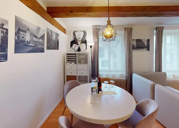 Charmante Zentrale 2.5 Zimmer Maisonette Apartamento Cuera